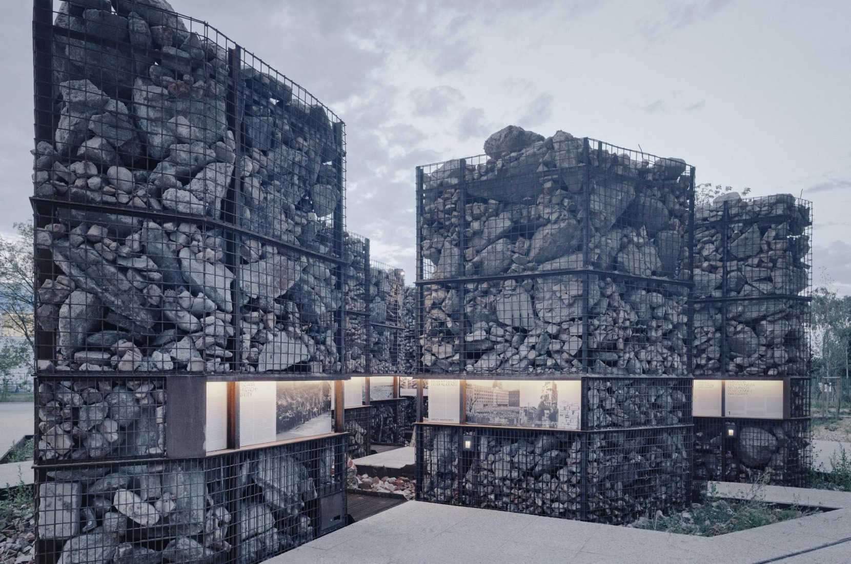 Warsaw Uprising Mound Park by Archigrest + TopoScape. Photograph by Michał Szlaga.