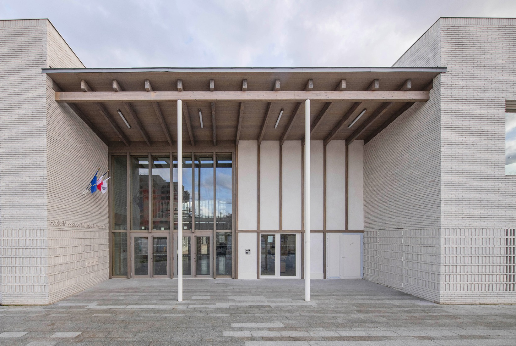Escuela Missak y Mélinée Manouchian por Tracks Architectes. Fotografía por Guillaume Amat.