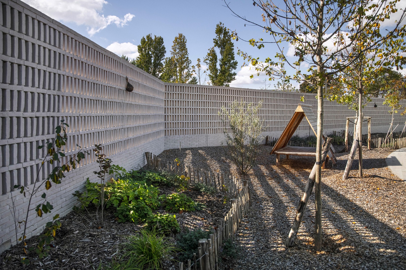 Escuela Missak y Mélinée Manouchian por Tracks Architectes. Fotografía por Guillaume Amat.