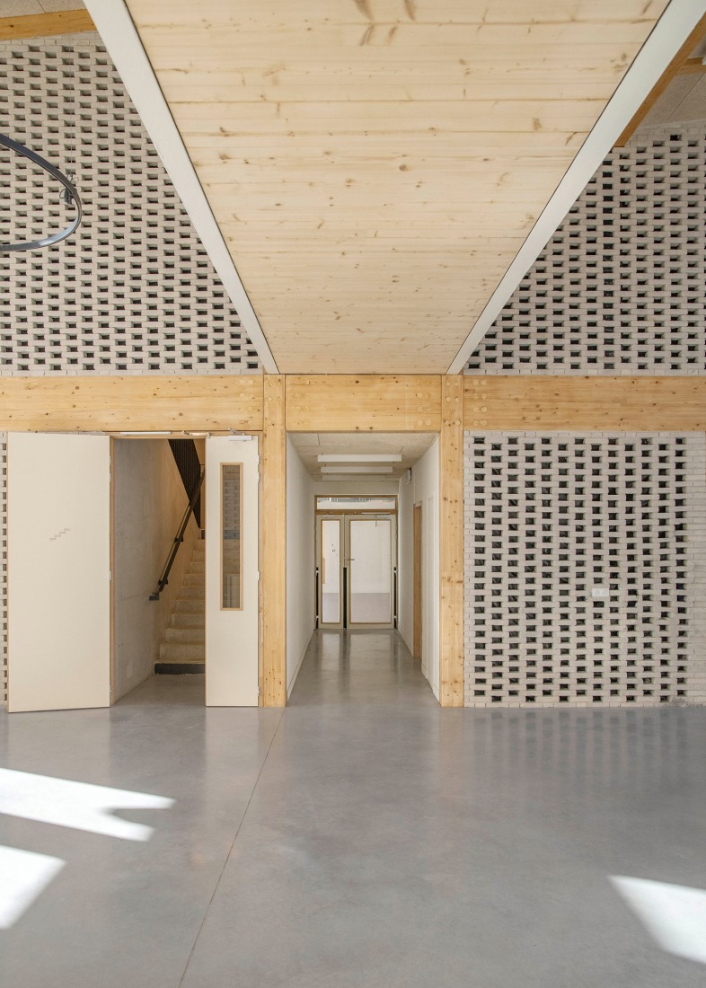 Escuela Missak y Mélinée Manouchian por Tracks Architectes. Fotografía por Guillaume Amat.