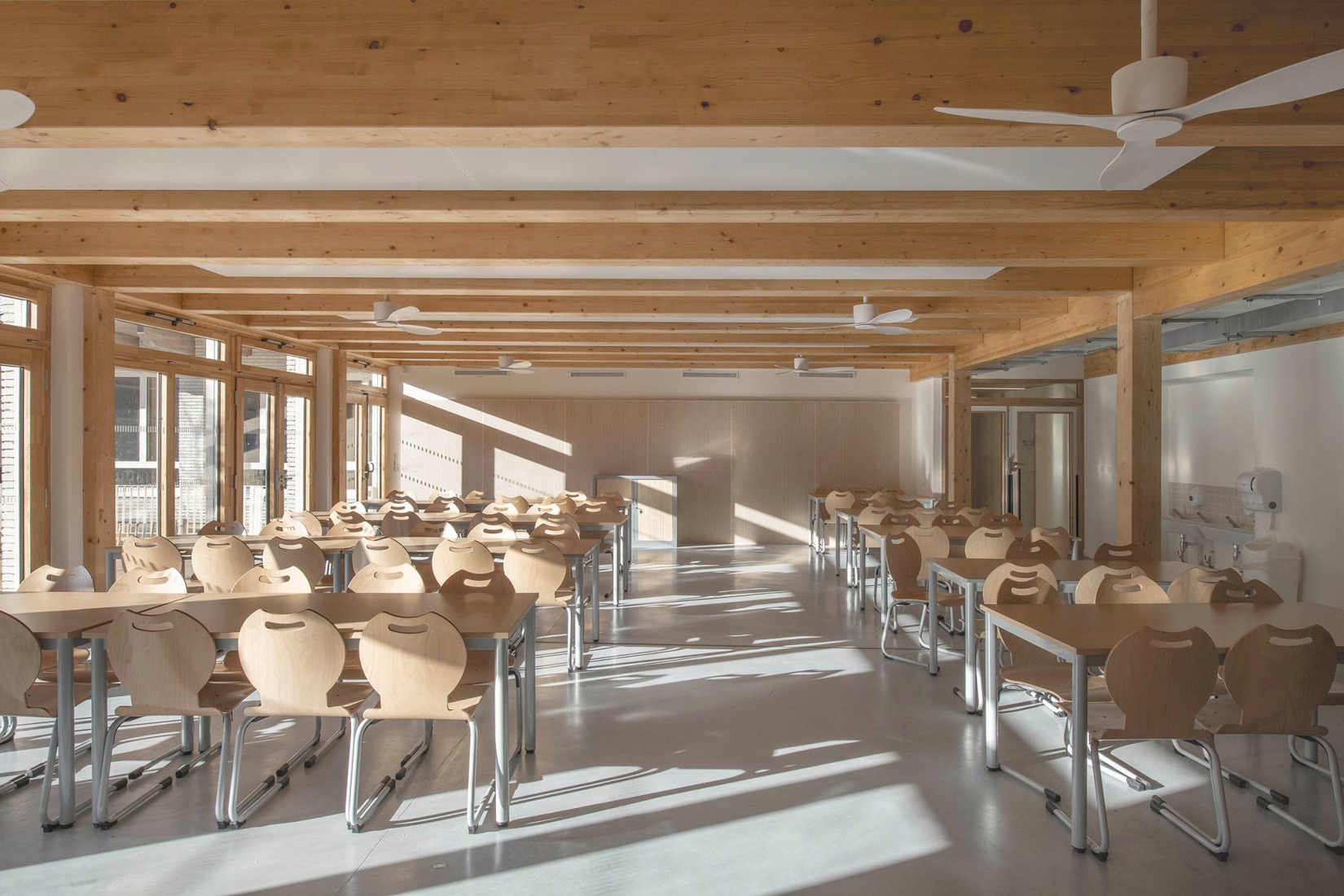 Escuela Missak y Mélinée Manouchian por Tracks Architectes. Fotografía por Guillaume Amat.