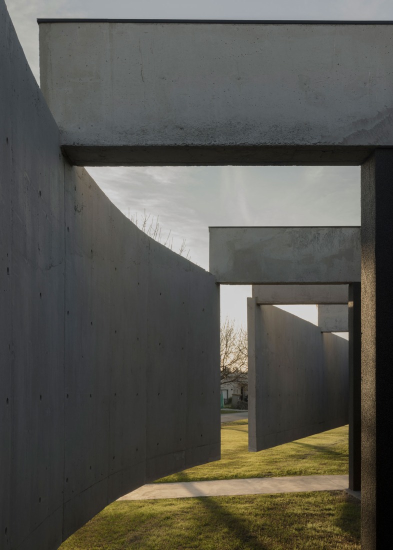 Alba II por ADEMÁS Arquitectura. Fotografía por Federico Cairoli.