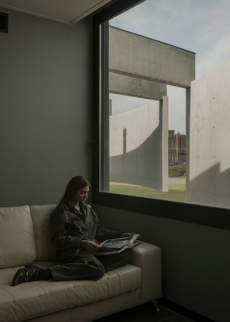 Alba II por ADEMÁS Arquitectura. Fotografía por Federico Cairoli.