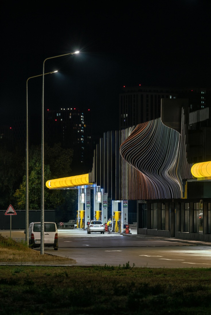 Estación de Servicio KLO por Aranchii Architects. Fotografía por Alik Usik.