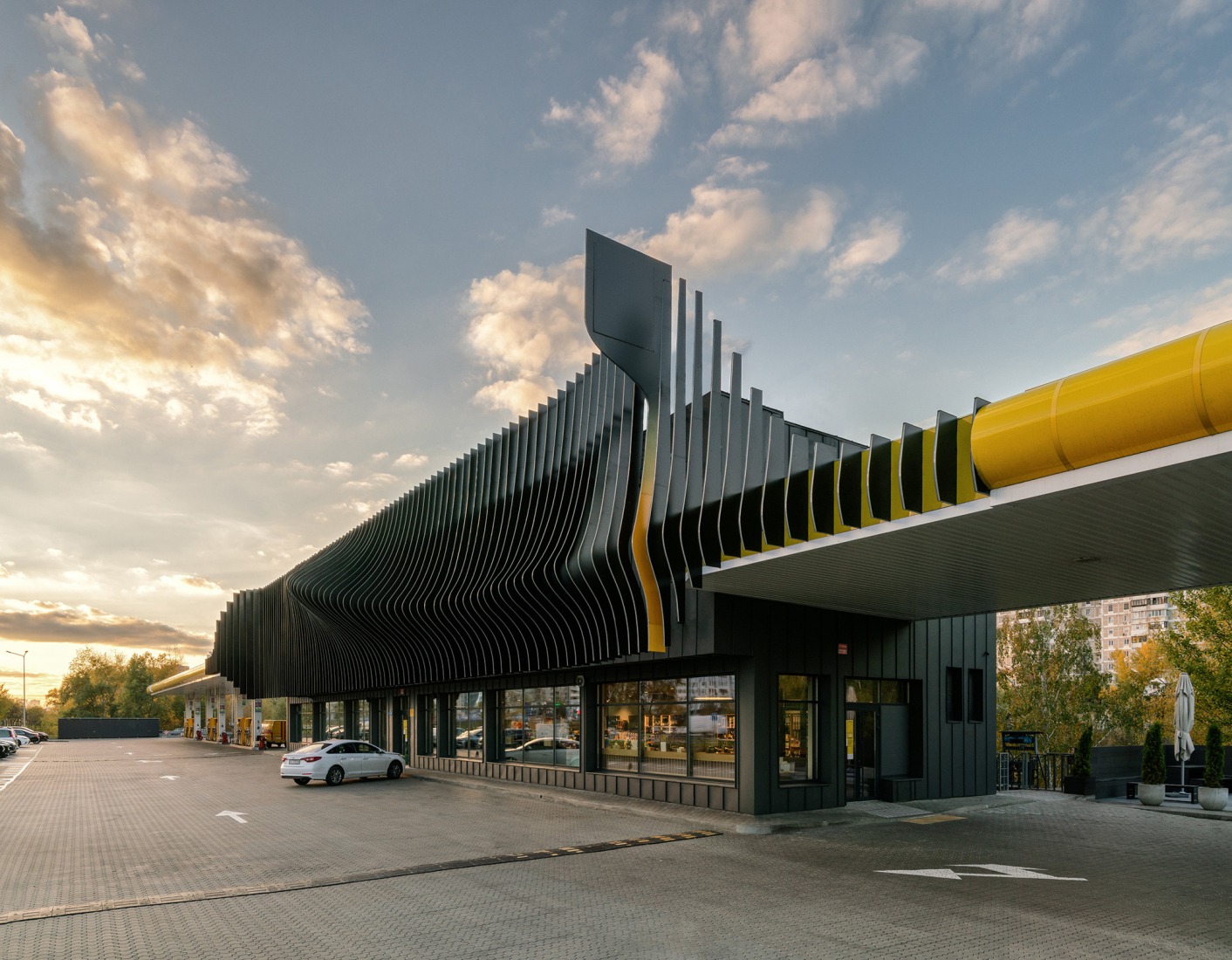 Estación de Servicio KLO por Aranchii Architects. Fotografía por Alik Usik.