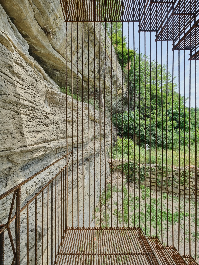Landscape staircase in la Vall del Paradís by Comas-Pont arquitectes. Photograph by Adrià Goula.
