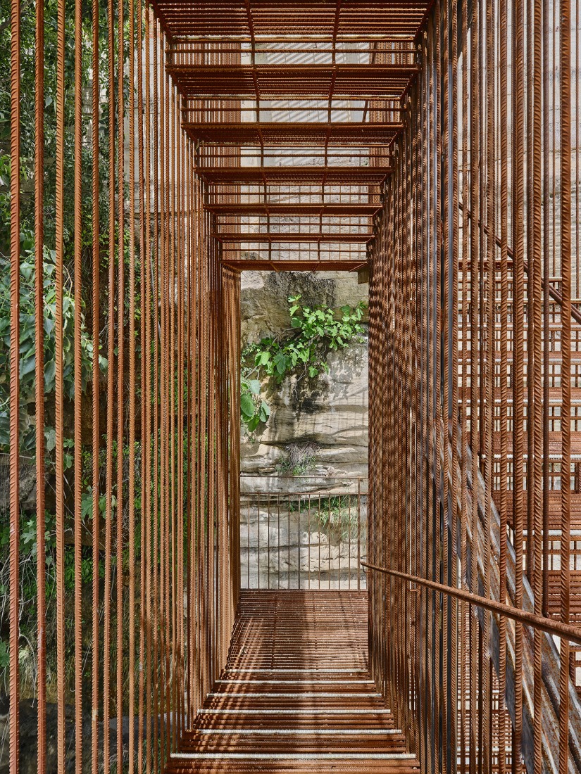 Landscape staircase in la Vall del Paradís by Comas-Pont arquitectes. Photograph by Adrià Goula.