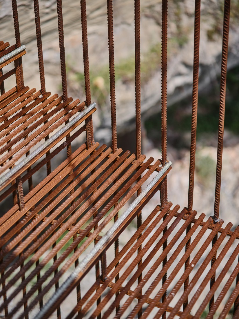 Landscape staircase in la Vall del Paradís by Comas-Pont arquitectes. Photograph by Adrià Goula.