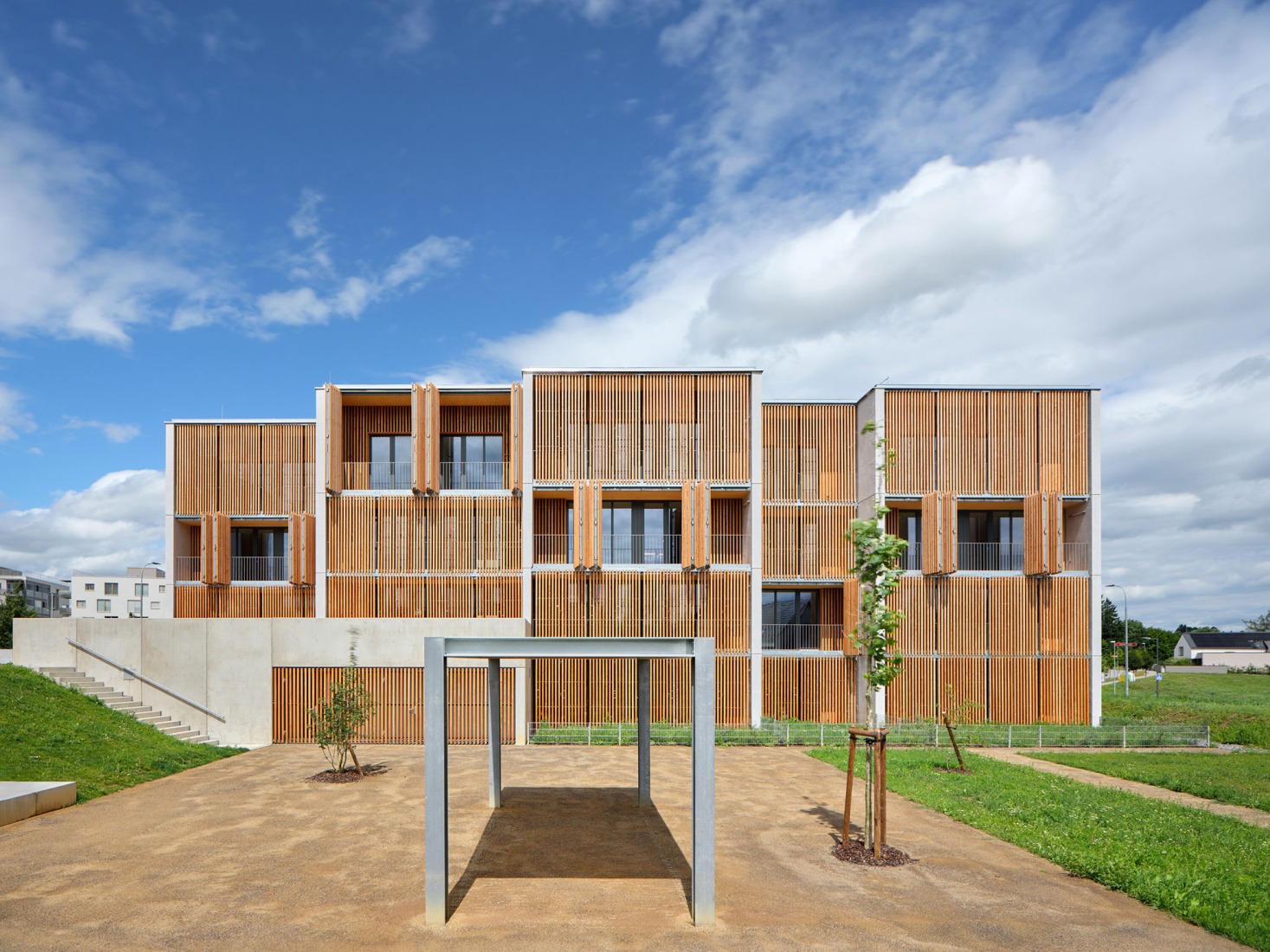 Viviendas de Madera Žďár por Kuba & Pilař architekti. Fotografía por BoysPlayNice.