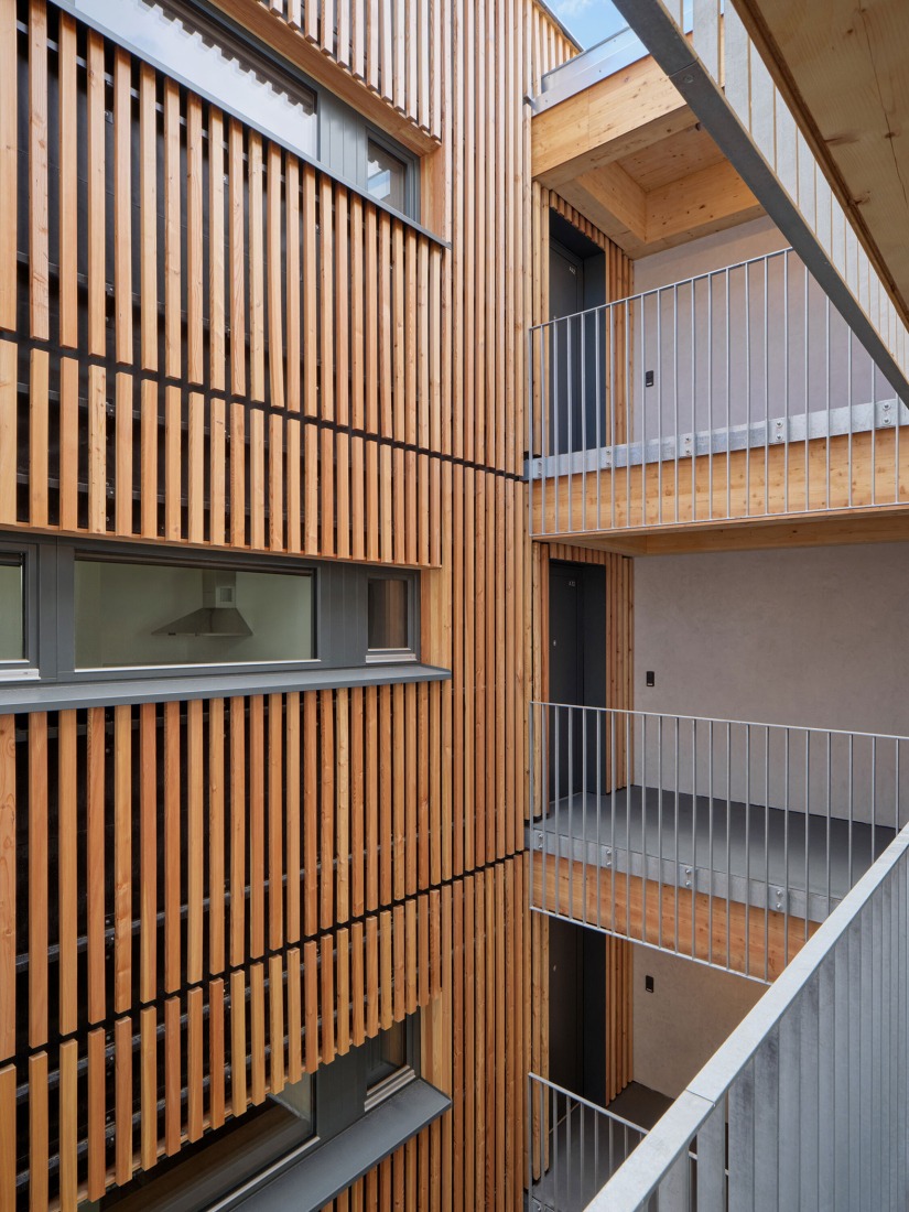 Viviendas de Madera Žďár por Kuba & Pilař architekti. Fotografía por BoysPlayNice.
