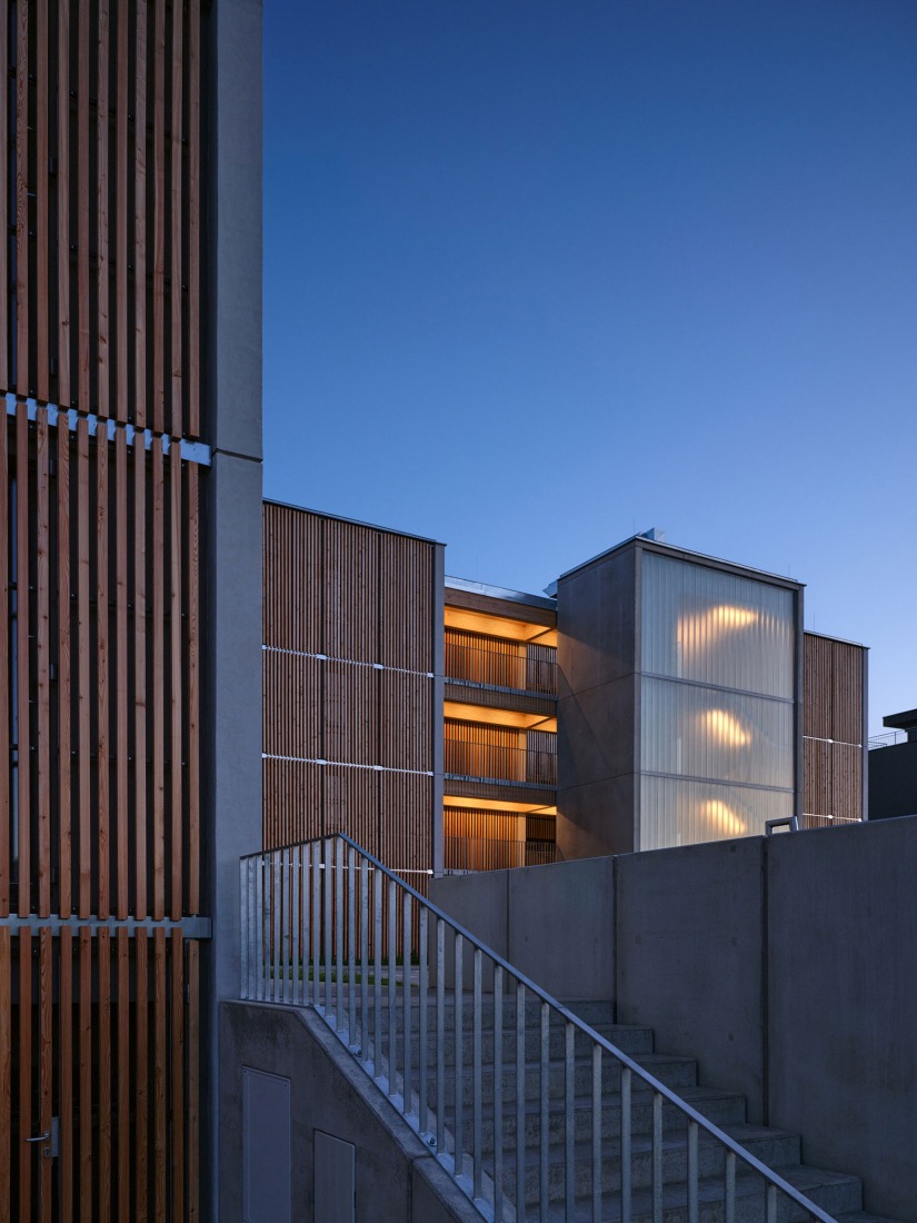 Viviendas de Madera Žďár por Kuba & Pilař architekti. Fotografía por BoysPlayNice.