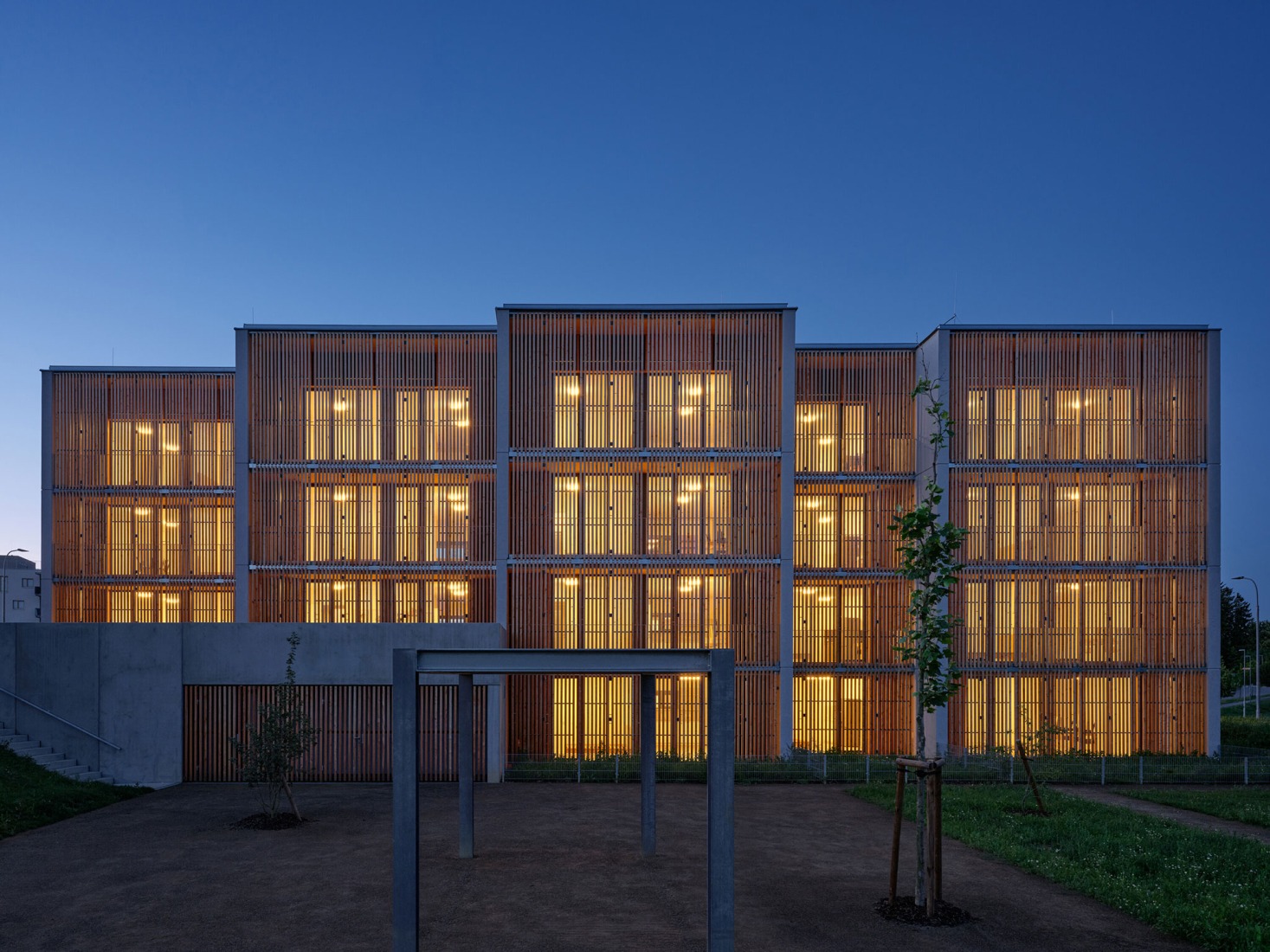 Viviendas de Madera Žďár por Kuba & Pilař architekti. Fotografía por BoysPlayNice.