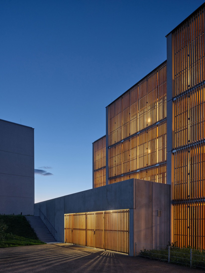 Viviendas de Madera Žďár por Kuba & Pilař architekti. Fotografía por BoysPlayNice.