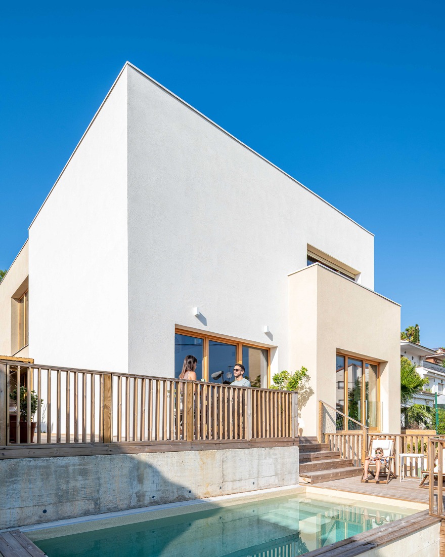 Casa Arlo por Luis Royon Barea + Andreu Arévalo Llàcer. Fotografía por Lluís Bort