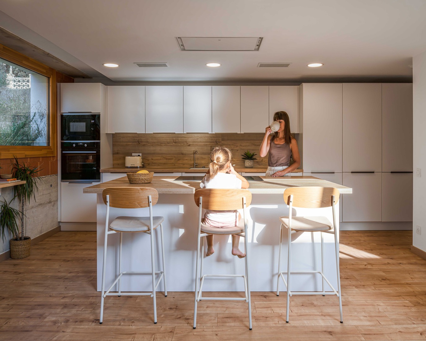Casa Arlo por Luis Royon Barea + Andreu Arévalo Llàcer. Fotografía por Lluís Bort