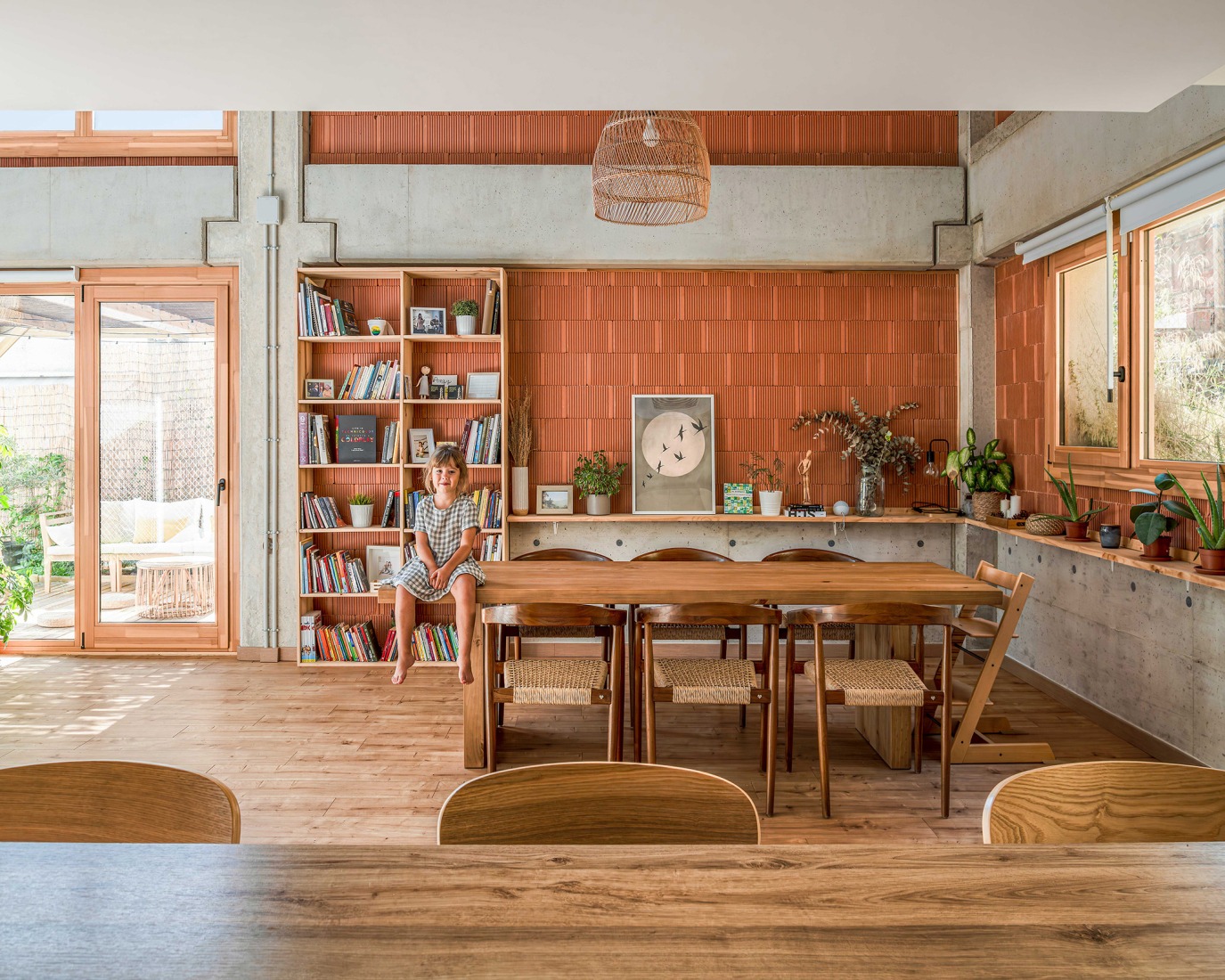 Casa Arlo por Luis Royon Barea + Andreu Arévalo Llàcer. Fotografía por Lluís Bort