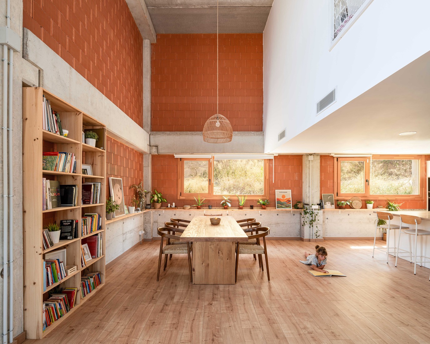 Casa Arlo por Luis Royon Barea + Andreu Arévalo Llàcer. Fotografía por Lluís Bort