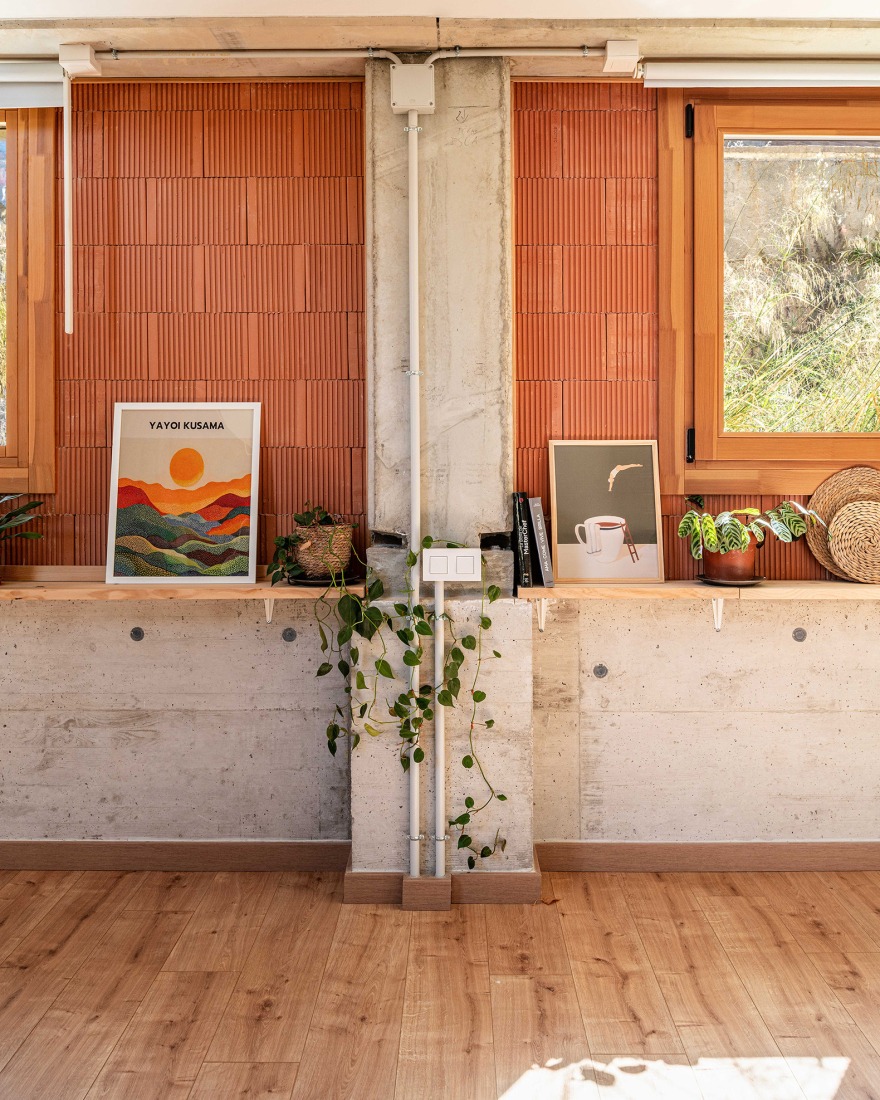 Casa Arlo por Luis Royon Barea + Andreu Arévalo Llàcer. Fotografía por Lluís Bort