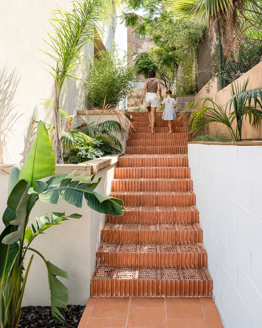 Casa Arlo por Luis Royon Barea + Andreu Arévalo Llàcer. Fotografía por Lluís Bort
