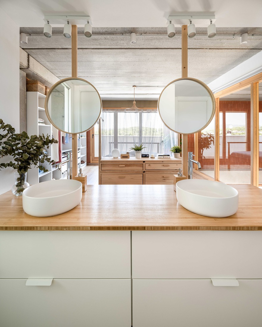 Casa Arlo por Luis Royon Barea + Andreu Arévalo Llàcer. Fotografía por Lluís Bort