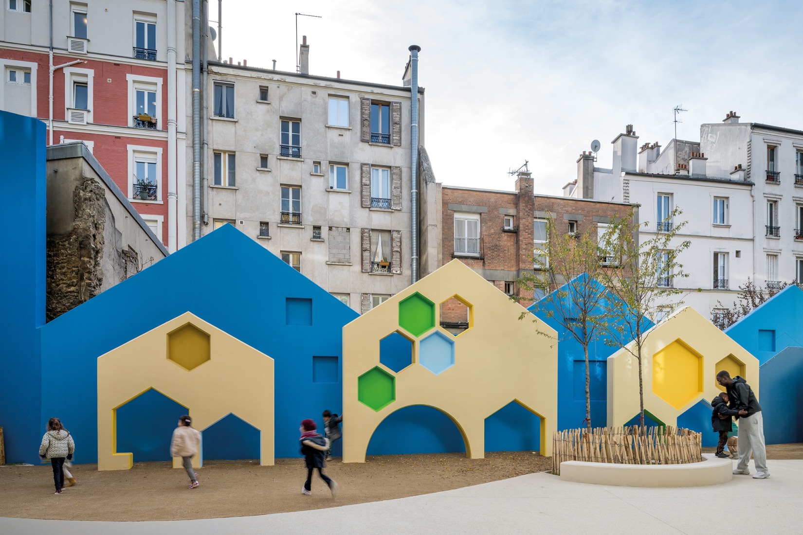 School complex Sophie Germain by Marjan Hessamfar and Joe Vérons. Photograph by Jean-François Tremege.