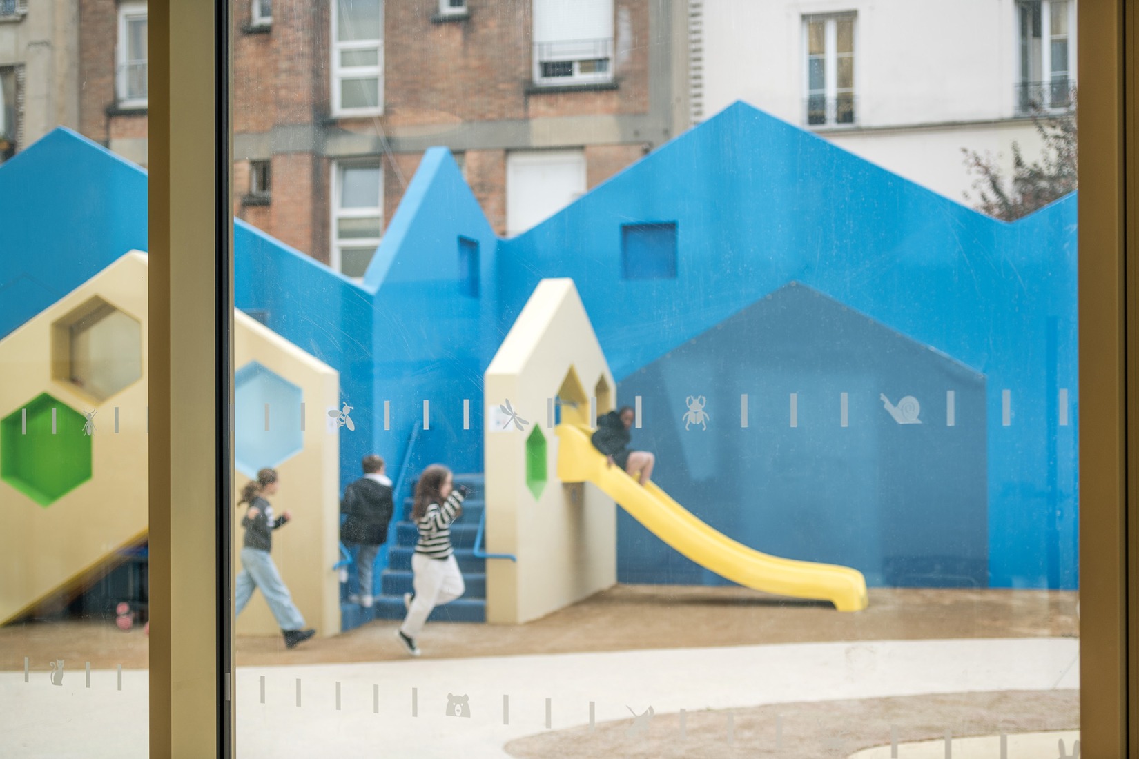 School complex Sophie Germain by Marjan Hessamfar and Joe Vérons. Photograph by Jean-François Tremege.