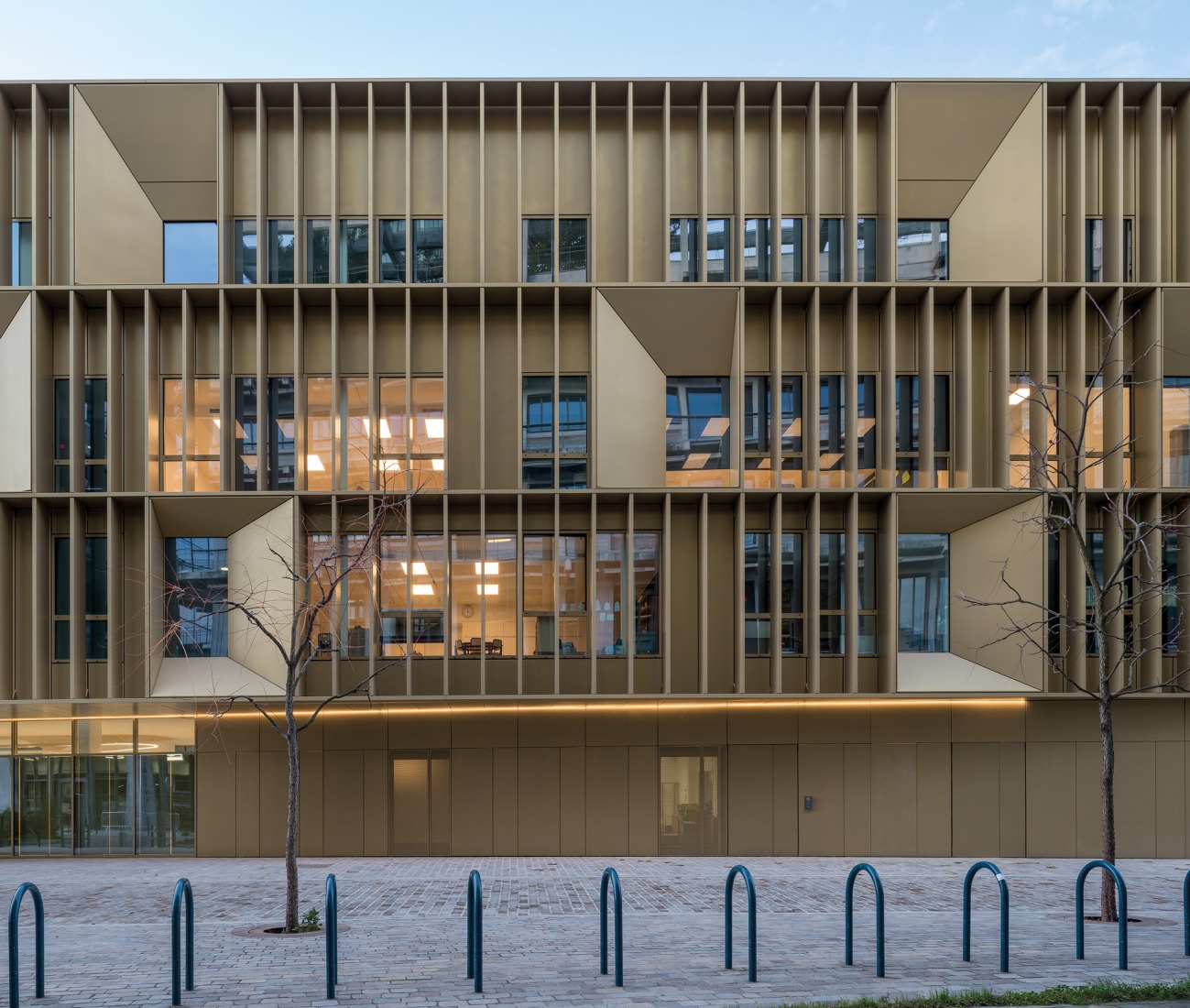 School complex Sophie Germain by Marjan Hessamfar and Joe Vérons. Photograph by Jean-François Tremege.