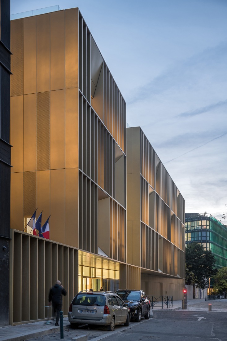 School complex Sophie Germain by Marjan Hessamfar and Joe Vérons. Photograph by Jean-François Tremege.