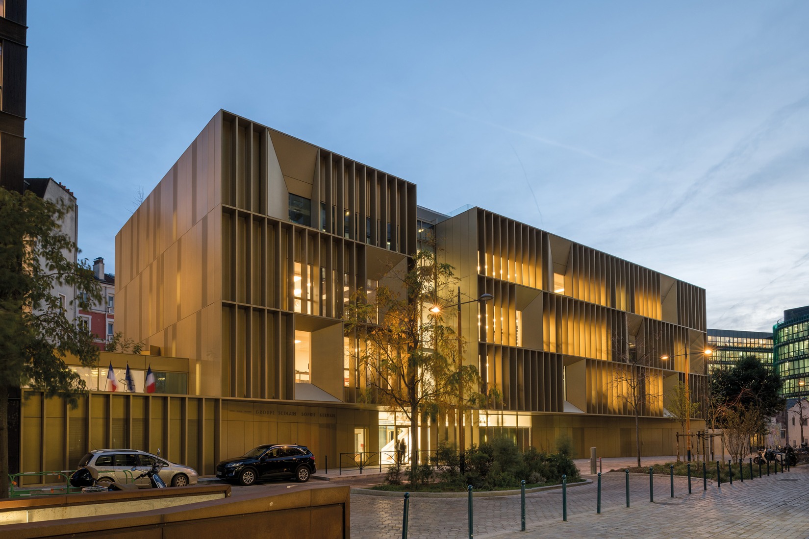 School complex Sophie Germain by Marjan Hessamfar and Joe Vérons. Photograph by Jean-François Tremege.