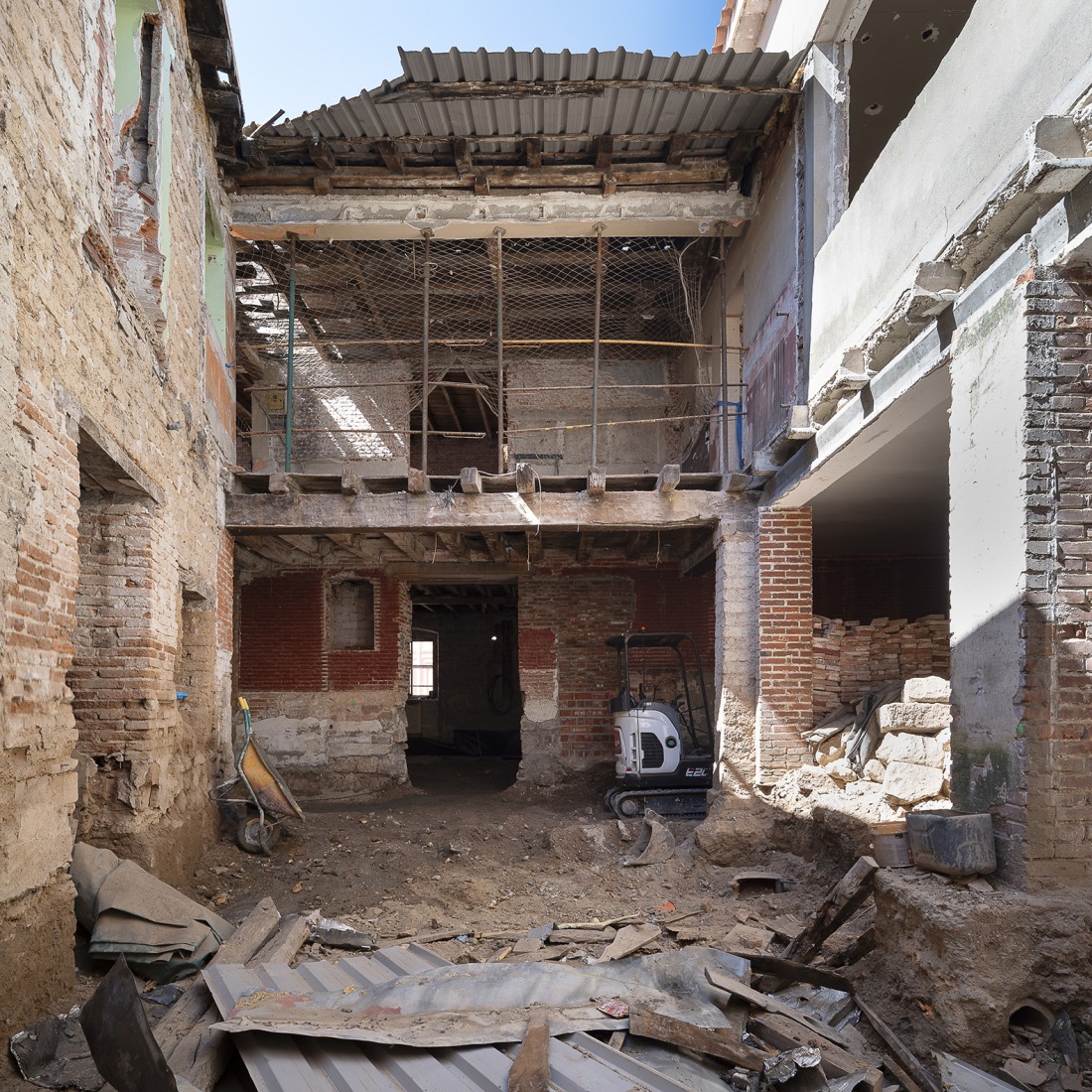 Works. "Espacio Joven" by Óscar Miguel Ares.