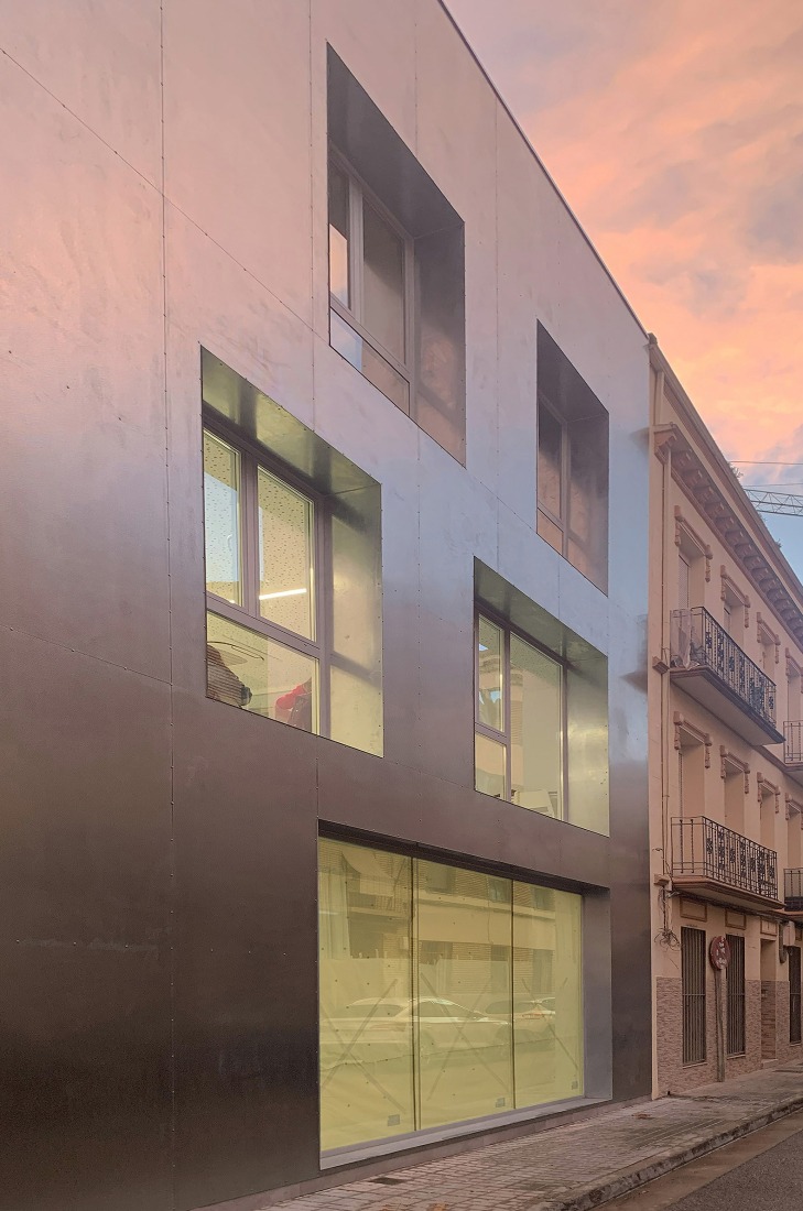 Stanbrook Training Centre Expansion by Grávalosdimonte Arquitectos. Photograph by Alex Sahún, Alberto Casas.