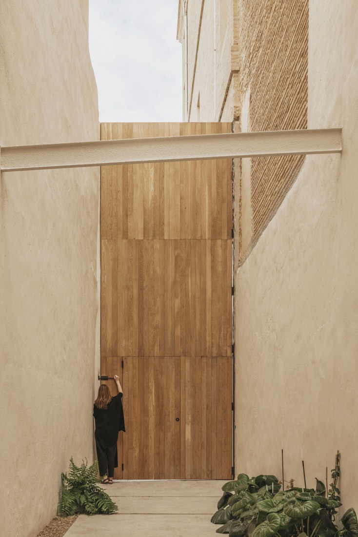 Edificio Viciana por José Fernández-Llebrez. Fotografía por Alejandro Gómez Vives.