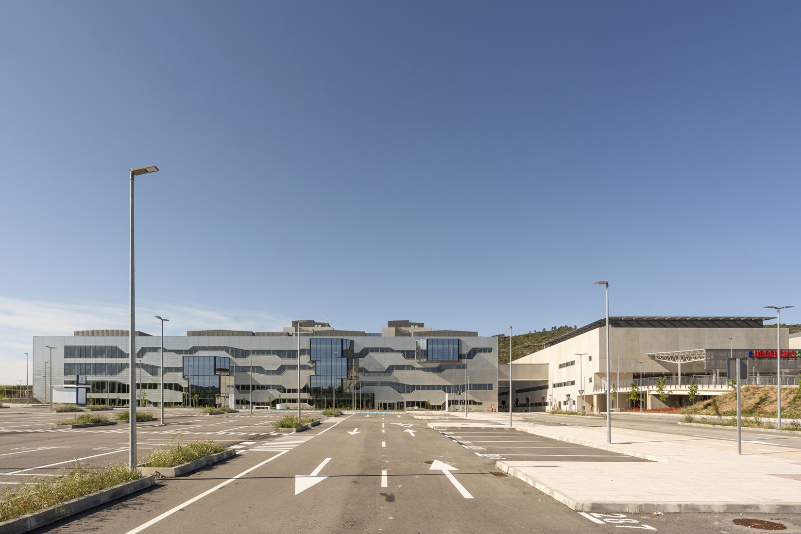New University Hospital of Cuenca by Gádor de Carvajal, Juan Casariego, Fernando Cruz. Photograph by Luis Asín.