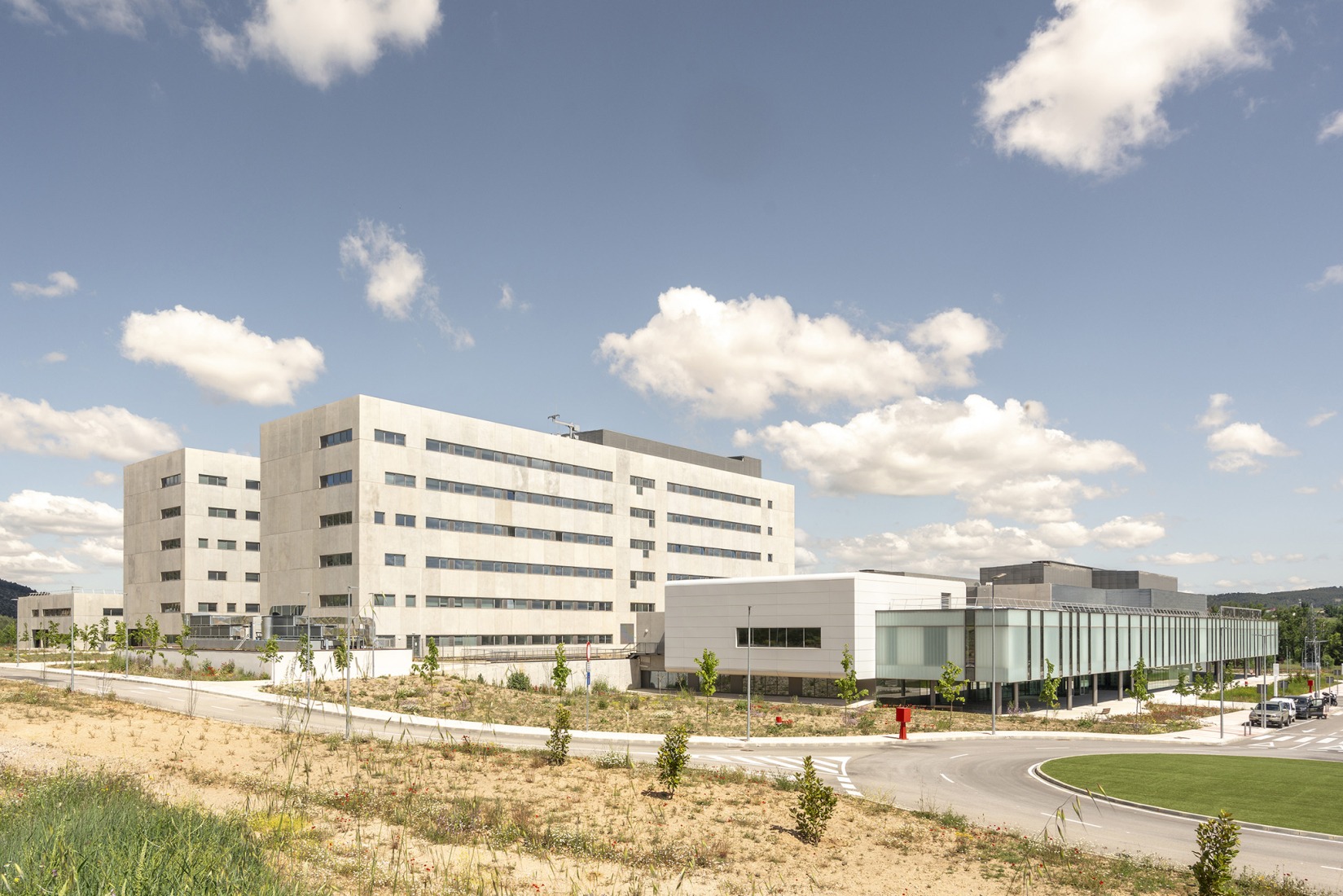 New University Hospital of Cuenca by Gádor de Carvajal, Juan Casariego, Fernando Cruz. Photograph by Luis Asín.