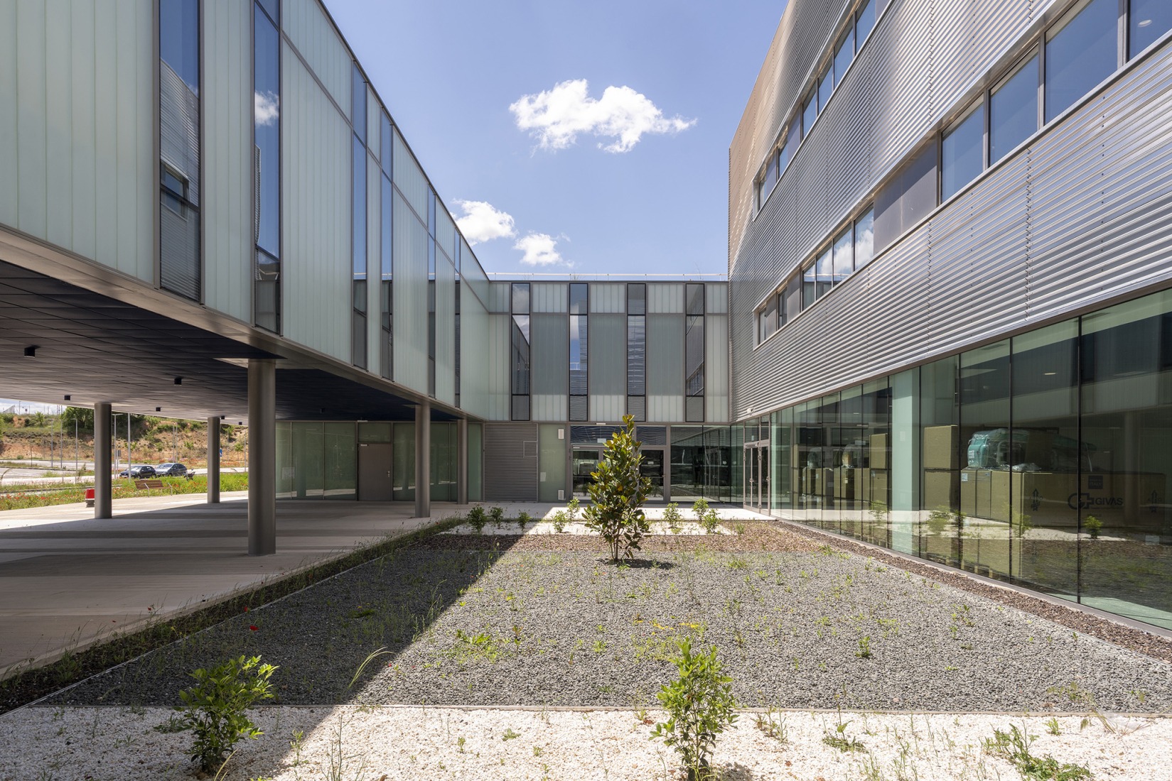 New University Hospital of Cuenca by Gádor de Carvajal, Juan Casariego, Fernando Cruz. Photograph by Luis Asín.