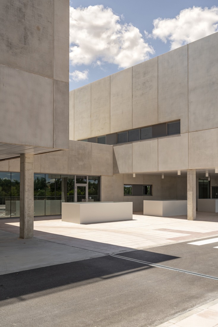 New University Hospital of Cuenca by Gádor de Carvajal, Juan Casariego, Fernando Cruz. Photograph by Luis Asín.