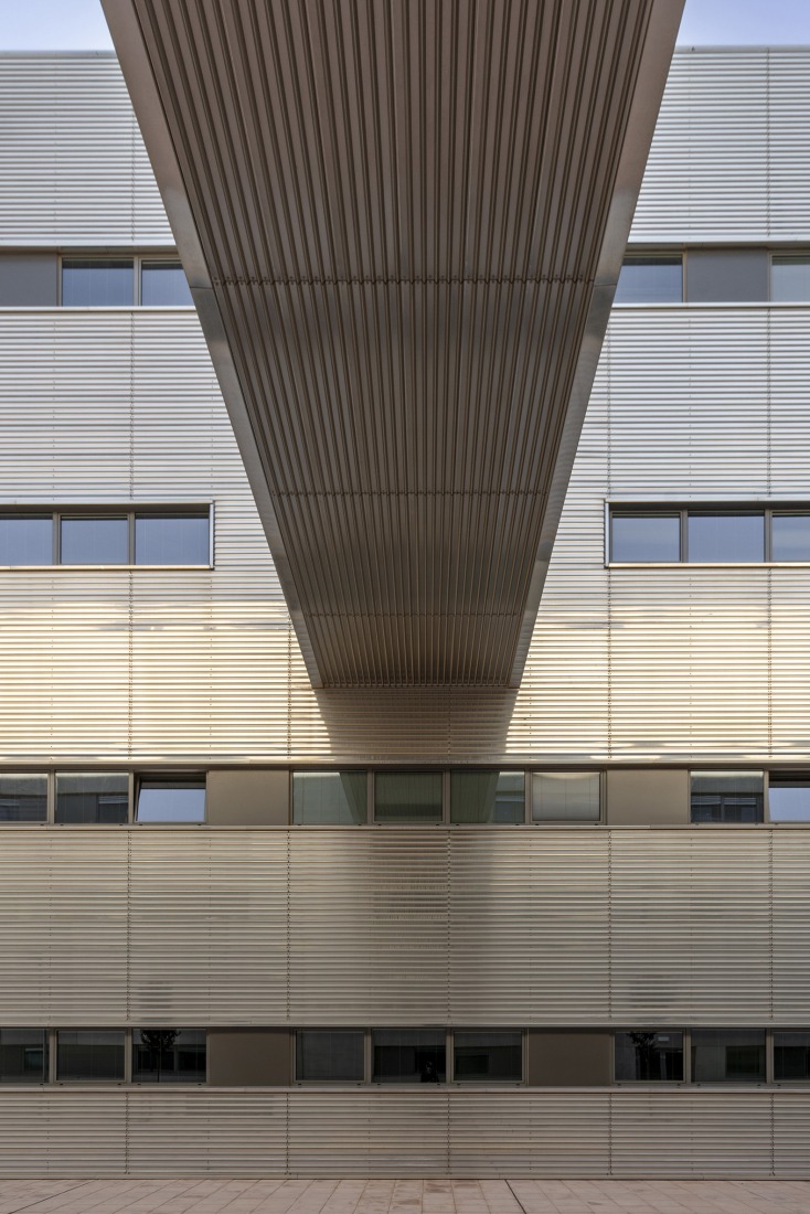 New University Hospital of Cuenca by Gádor de Carvajal, Juan Casariego, Fernando Cruz. Photograph by Luis Asín.