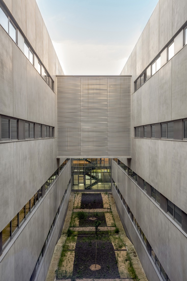 New University Hospital of Cuenca by Gádor de Carvajal, Juan Casariego, Fernando Cruz. Photograph by Luis Asín.