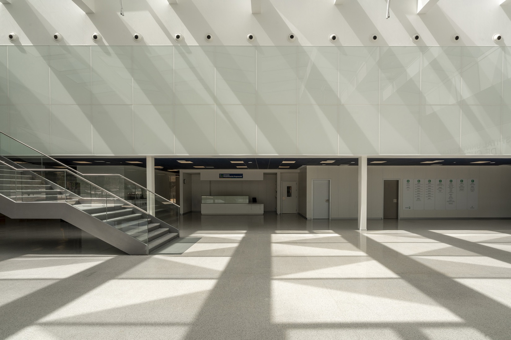 New University Hospital of Cuenca by Gádor de Carvajal, Juan Casariego, Fernando Cruz. Photograph by Luis Asín.