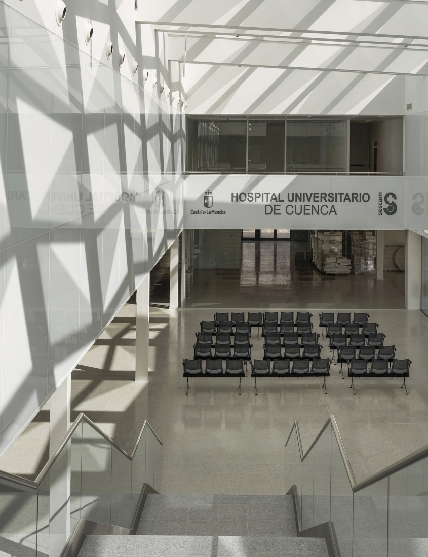 New University Hospital of Cuenca by Gádor de Carvajal, Juan Casariego, Fernando Cruz. Photograph by Luis Asín.