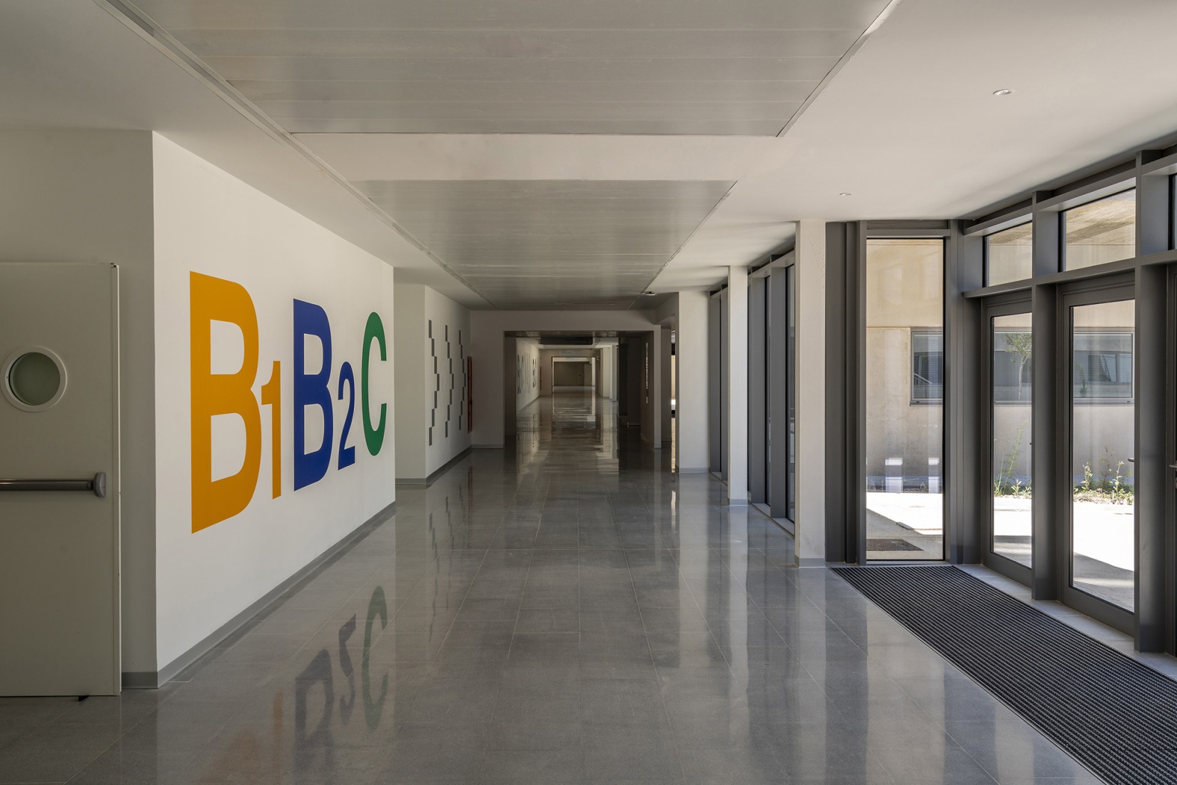 New University Hospital of Cuenca by Gádor de Carvajal, Juan Casariego, Fernando Cruz. Photograph by Luis Asín.