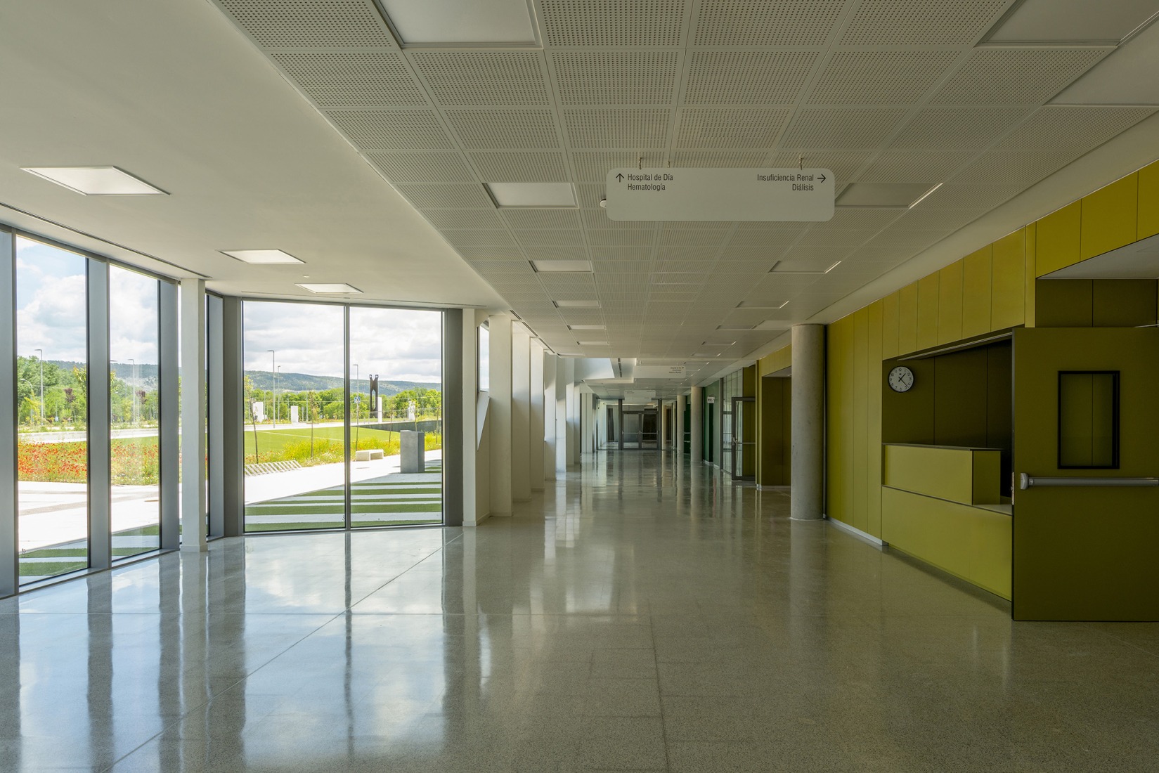 New University Hospital of Cuenca by Gádor de Carvajal, Juan Casariego, Fernando Cruz. Photograph by Luis Asín.