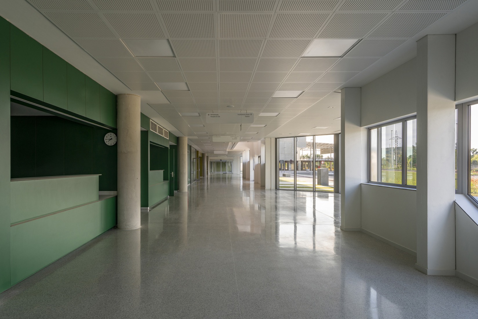 New University Hospital of Cuenca by Gádor de Carvajal, Juan Casariego, Fernando Cruz. Photograph by Luis Asín.