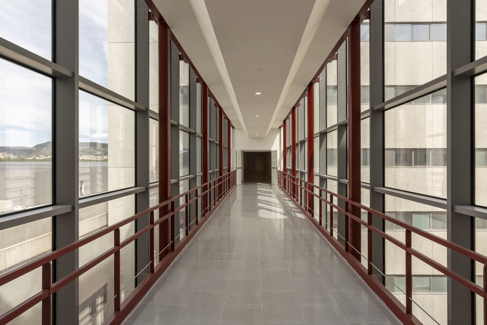 New University Hospital of Cuenca by Gádor de Carvajal, Juan Casariego, Fernando Cruz. Photograph by Luis Asín.