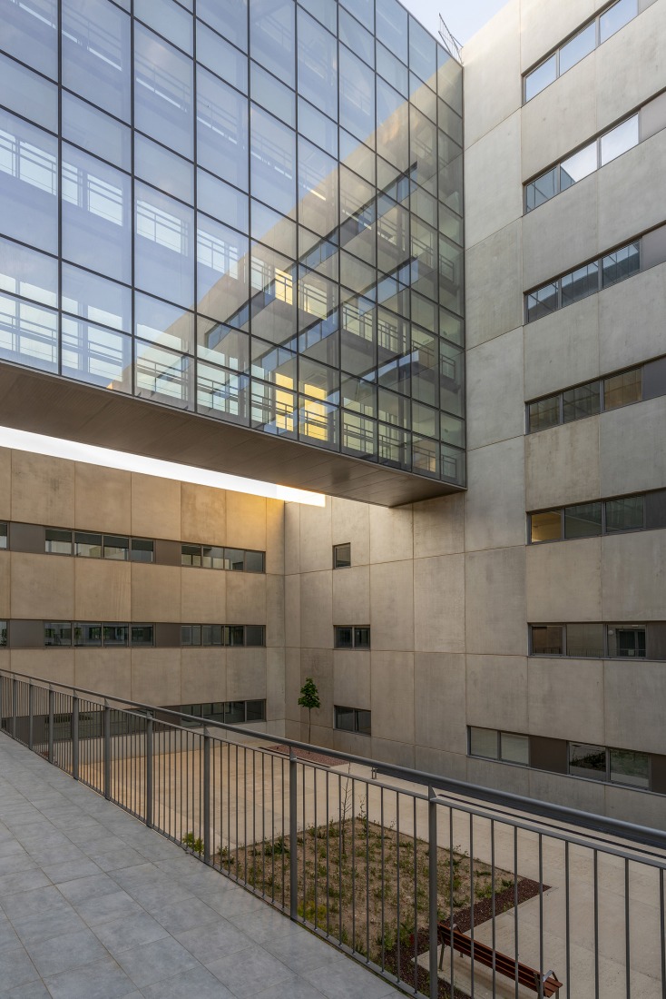 New University Hospital of Cuenca by Gádor de Carvajal, Juan Casariego, Fernando Cruz. Photograph by Luis Asín.