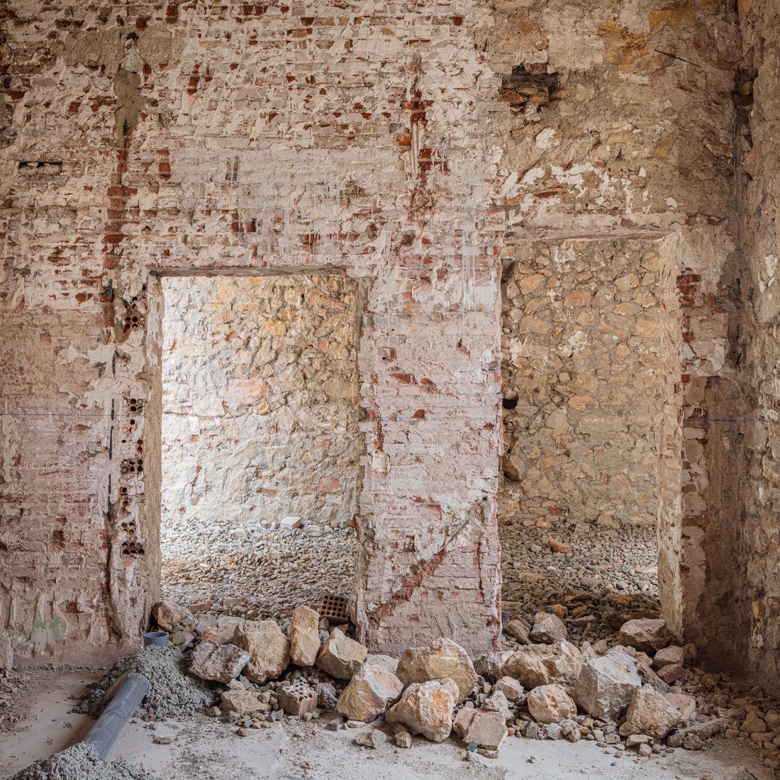 Atlas Re-Edificatòria, un proyecto fotográfico por Adrià Goula. Fotografía por Adrià Goula.