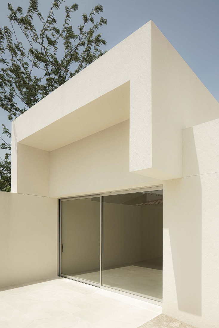 School in Aguas Nuevas by Iterare architects. Photograph by David Zarzoso.