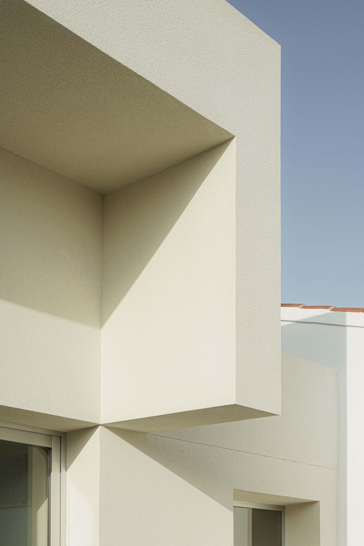 School in Aguas Nuevas by Iterare architects. Photograph by David Zarzoso.