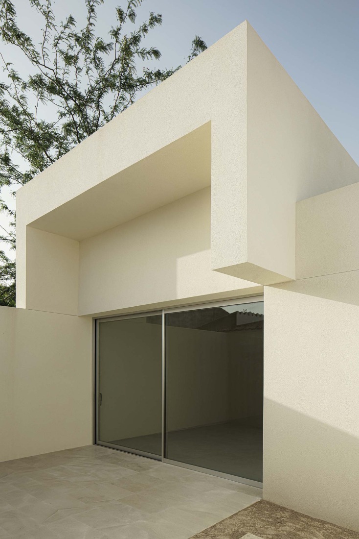 School in Aguas Nuevas by Iterare architects. Photograph by David Zarzoso.