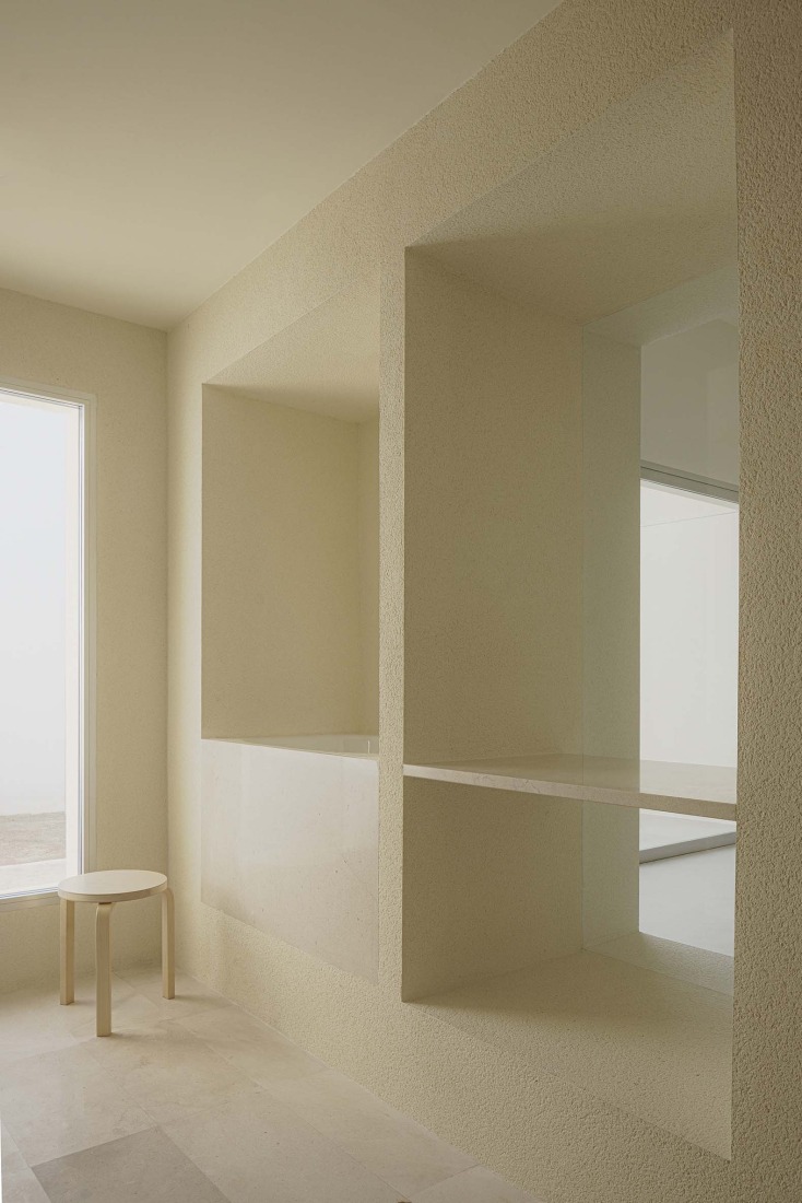 School in Aguas Nuevas by Iterare architects. Photograph by David Zarzoso.
